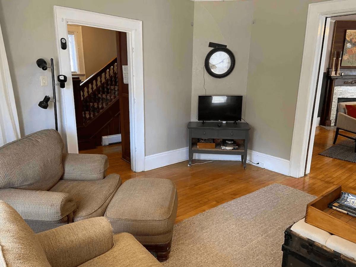 Cozy 3 & 4 Bed Home 2 Blocks To Hospitals & Lambeau Green Bay Exteriér fotografie