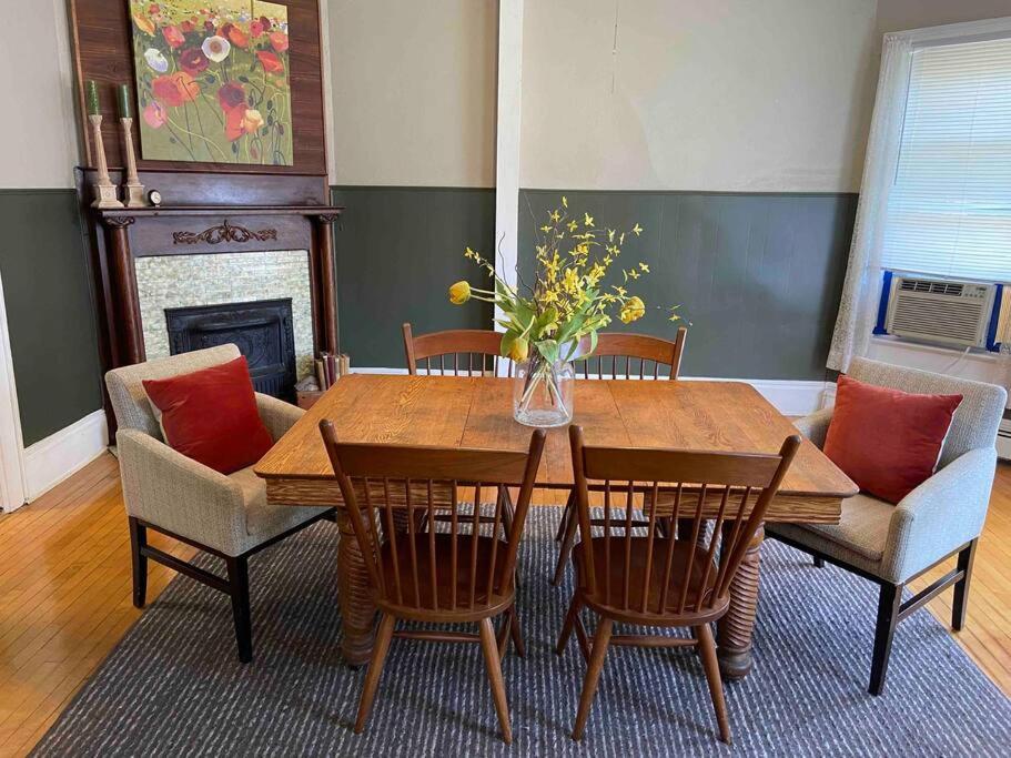 Cozy 3 & 4 Bed Home 2 Blocks To Hospitals & Lambeau Green Bay Exteriér fotografie